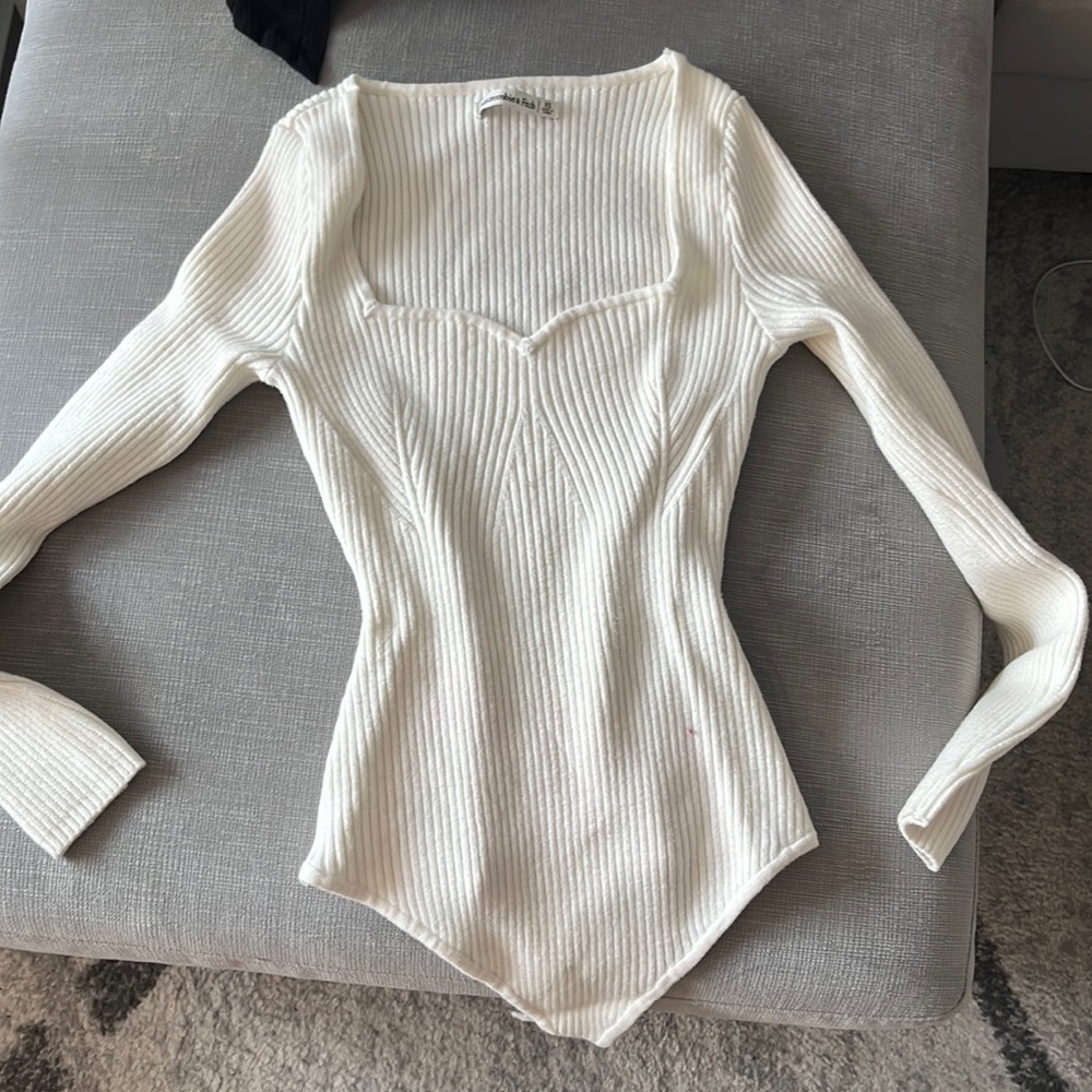 new Abercrombie bodysuit - tag got ripped off while trying on. Never worn